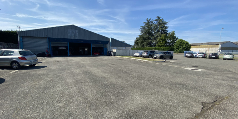 local industriel à LONS (64140)